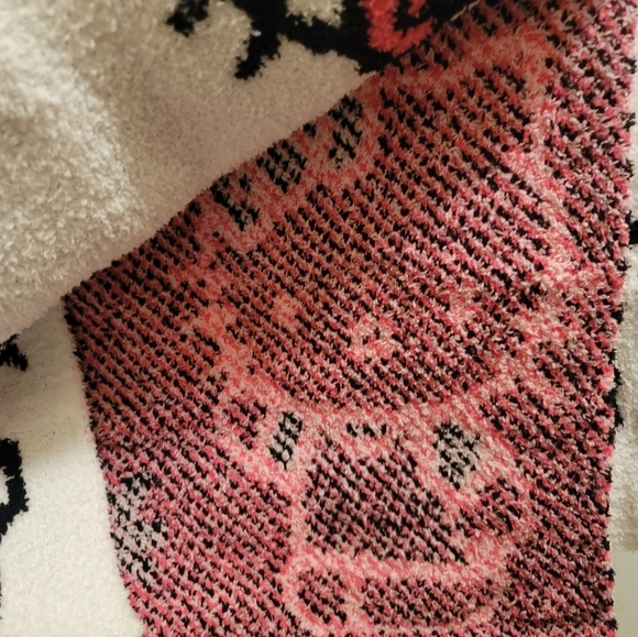 Hello Kitty Spring Reversible Throw Blanket Pink Flowers New Super Soft 50x70 - Picture 3 of 7